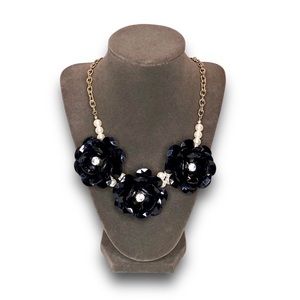 Black Flowers Necklace